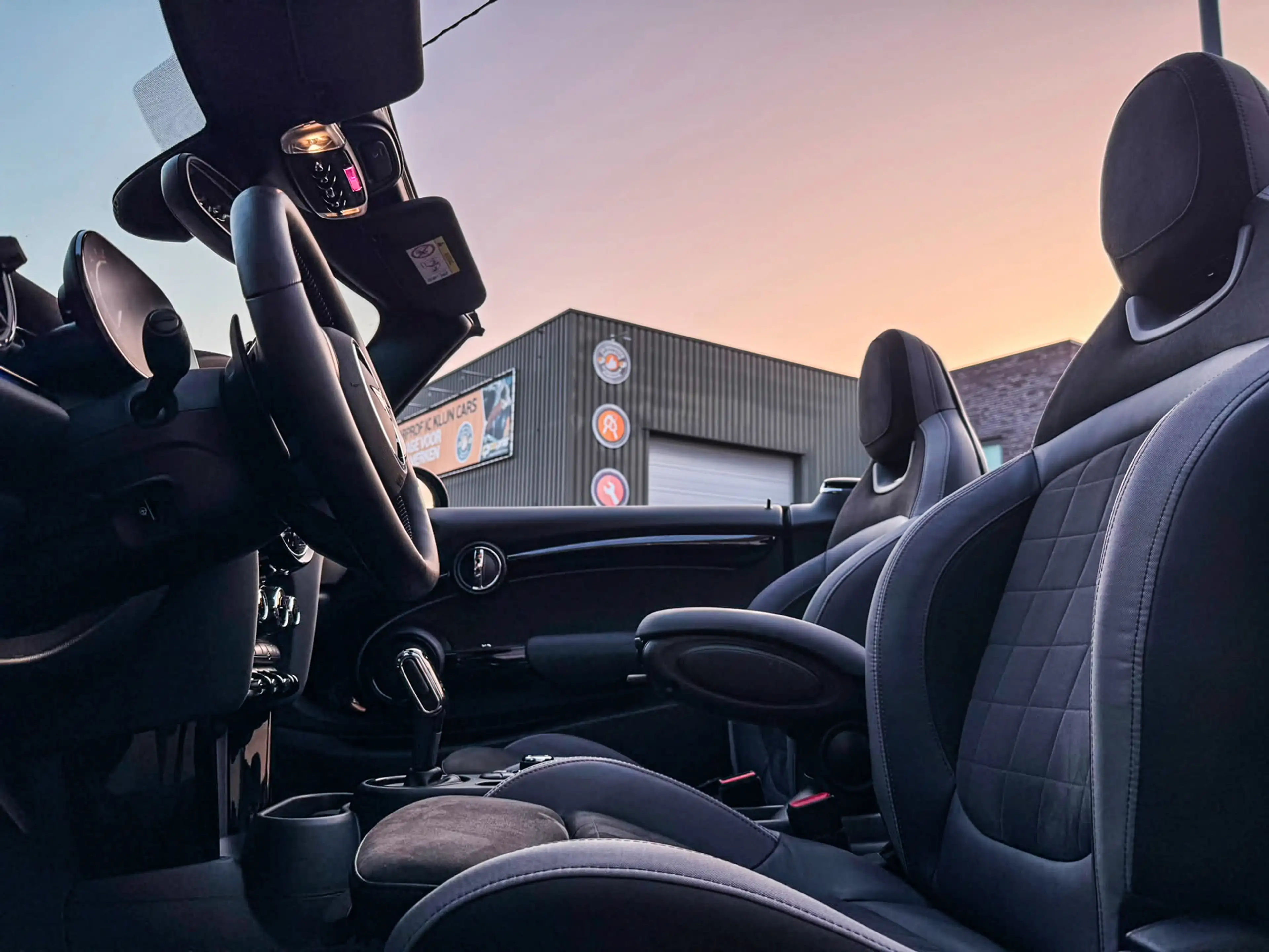 MINI John Cooper Works Cabrio 2.0 JCW Pack F1 aut 231pk/Camera/Hk/Head op/18"Jcw — photo 4