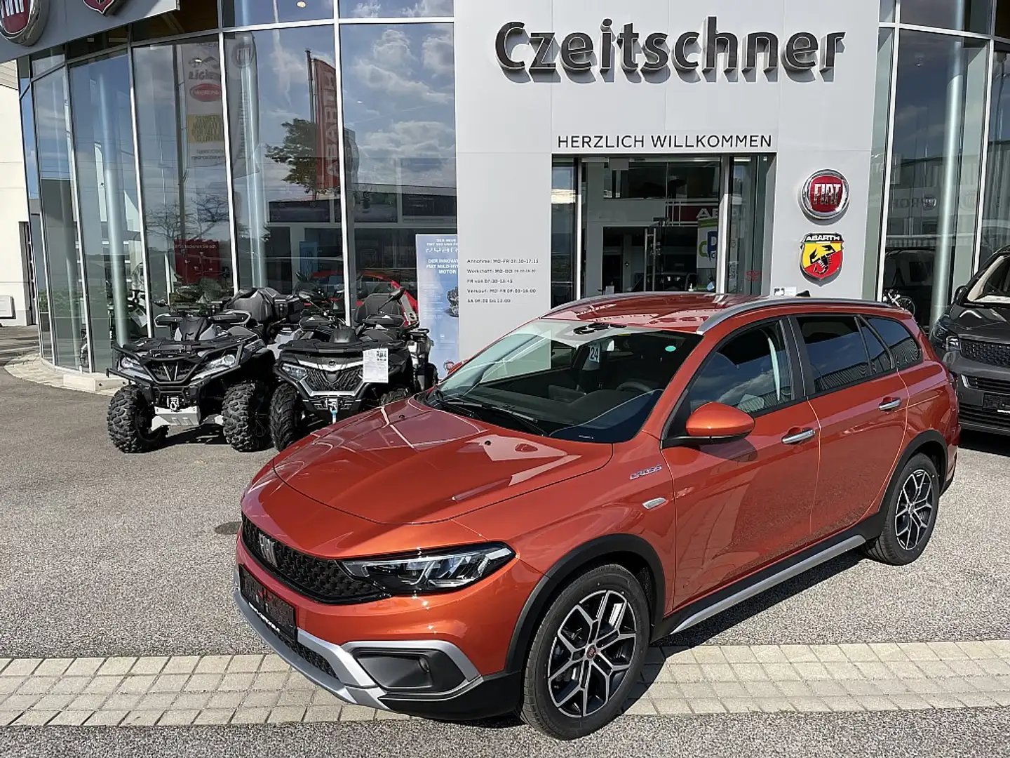 Fiat Tipo Hybrid 130 eDCT7 Cross Orange - 1