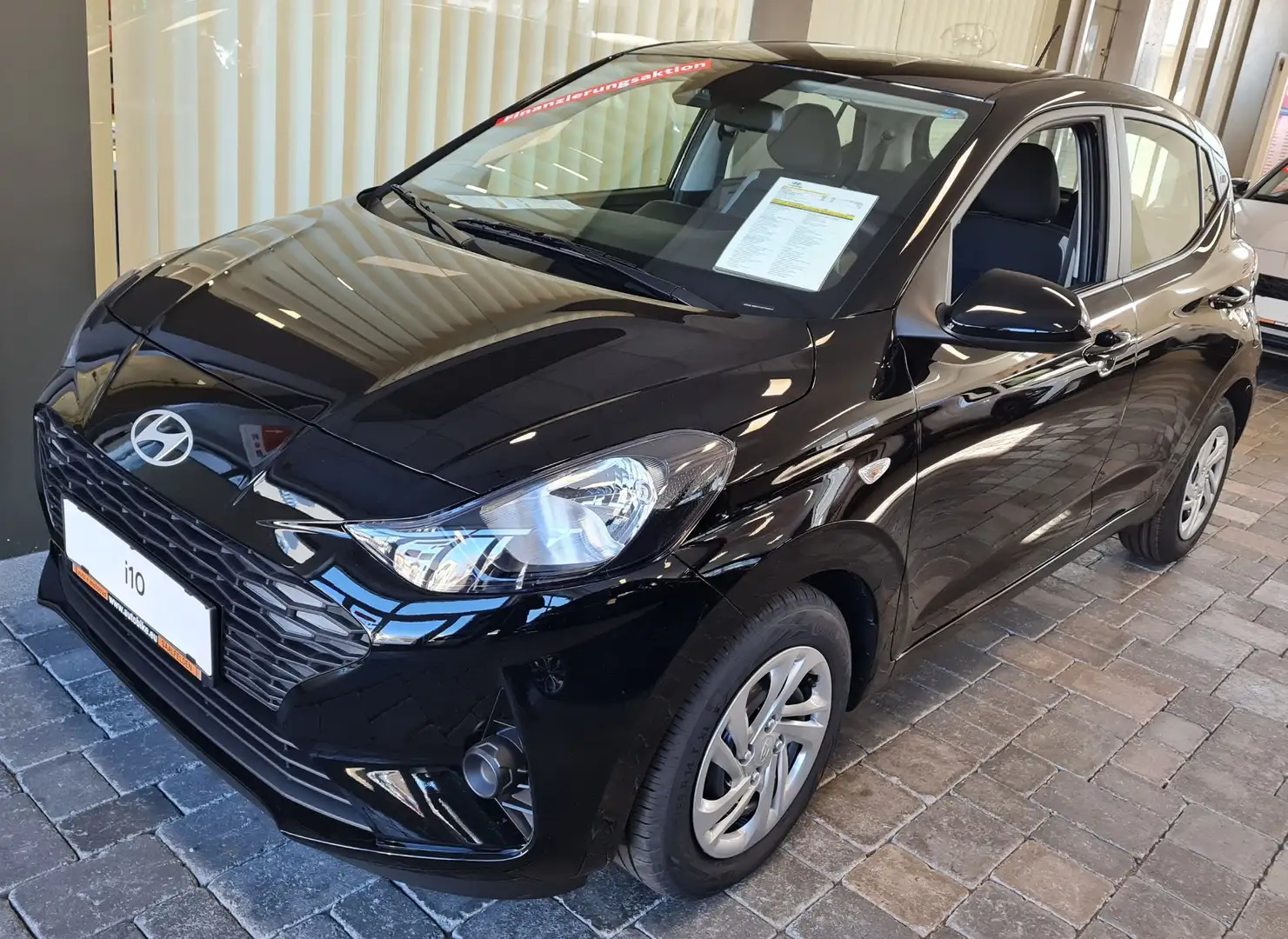 Hyundai i10 i10 GO 1,0 MT Schwarz - 1