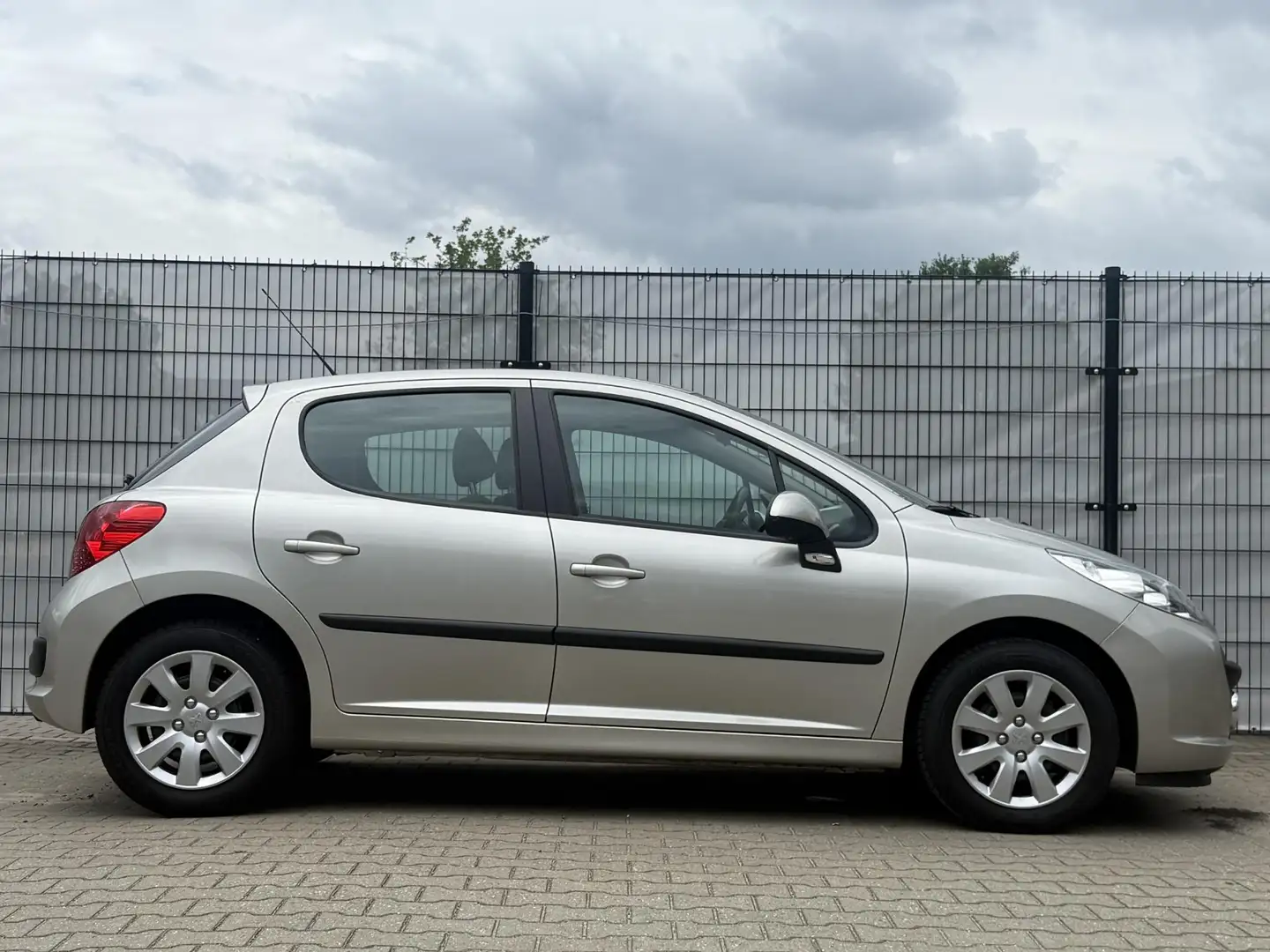Peugeot 207 1.6 VTi XS Automaat! NAP! Grijs - 2