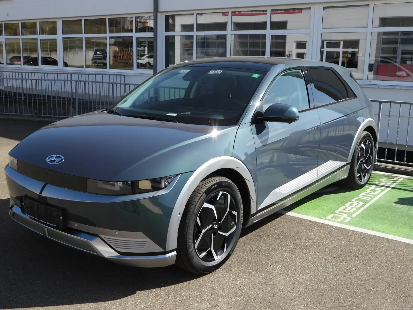 Hyundai IONIQ 5 77,4 kWh 2WD Uniq, Panoramadach, Realaxpaket Zöld - 2