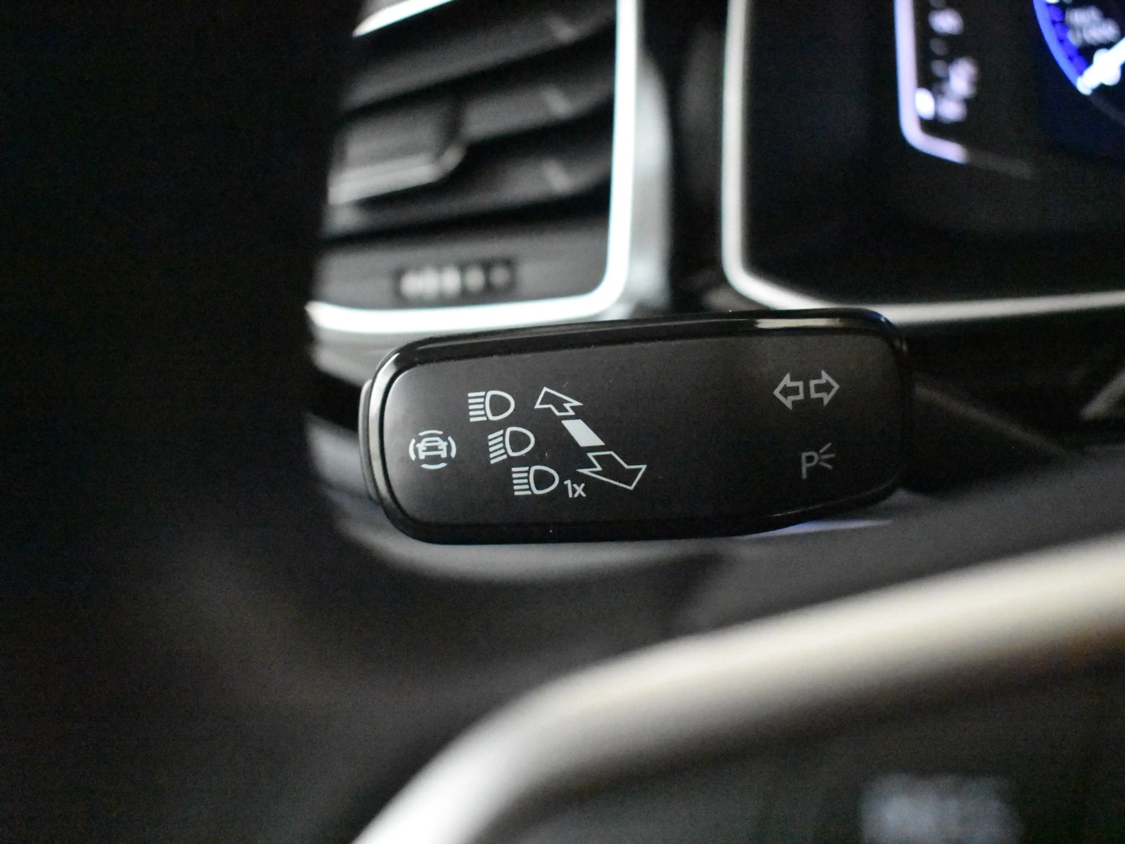 Volkswagen Taigo 1.0 TSI R-Line 115PK | Elektr. Glazen Pano-dak | P — photo 14
