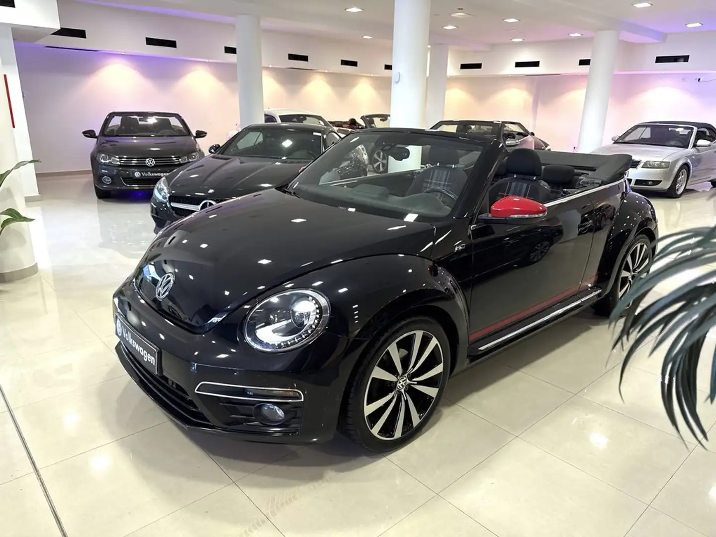 Volkswagen Beetle Cabrio 1.4 TSI Sport 150 Noir - 1