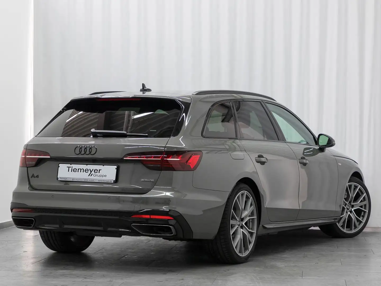 Audi A4 40 TFSI Q 2x S LINE LM19 KAMERA NAVI+ V Grau - 2
