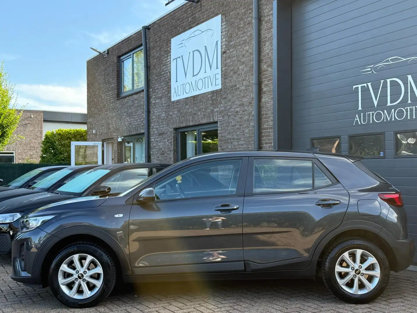 Kia Stonic 1.0 T-GDi DynamicLine|NAVI|CAMERA|CARPLAY Grijs - 2