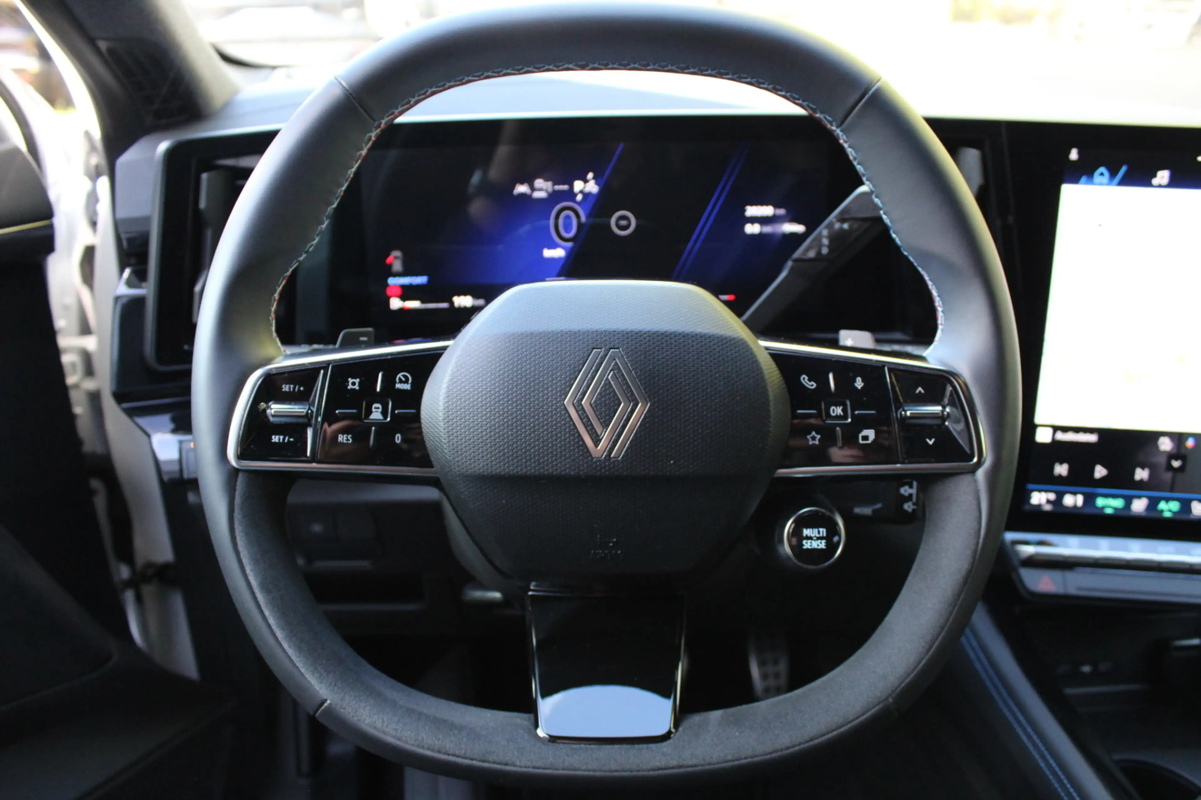 Renault Austral TCe 160 Mild-Hybrid Techno Esprit Alpine — photo 13