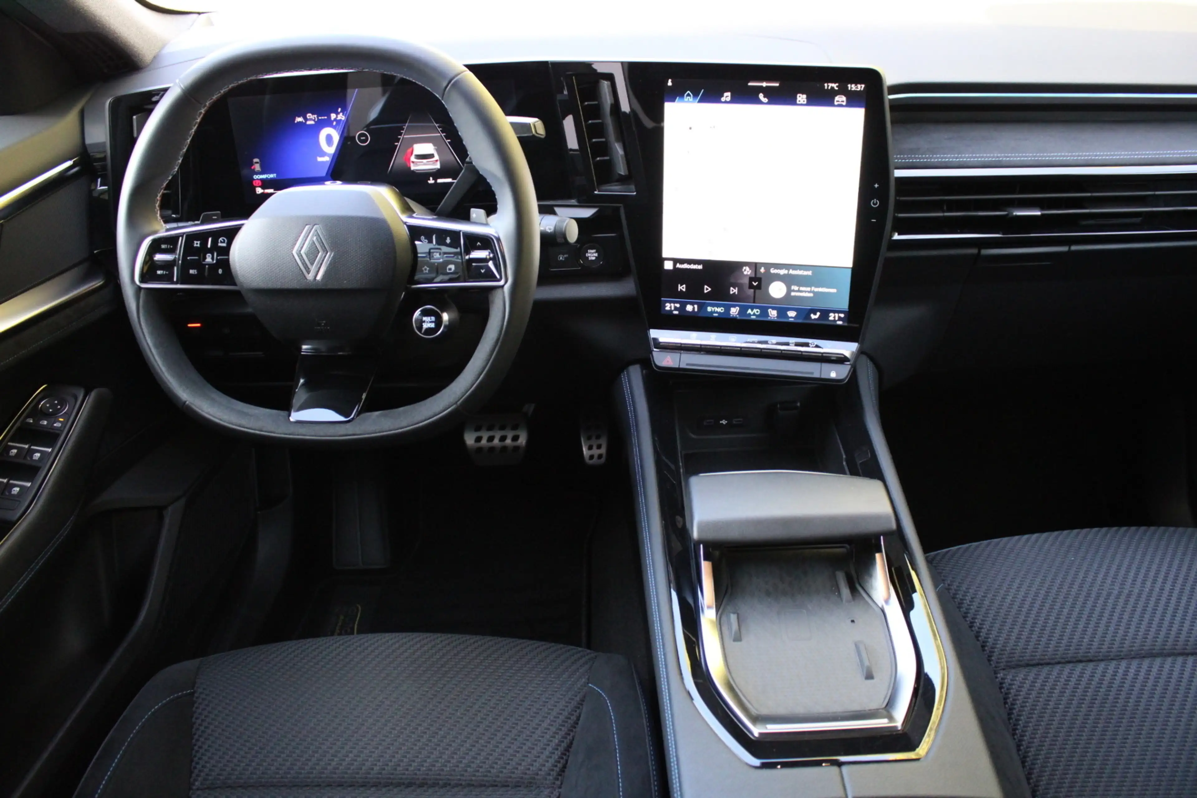 Renault Austral TCe 160 Mild-Hybrid Techno Esprit Alpine — photo 12