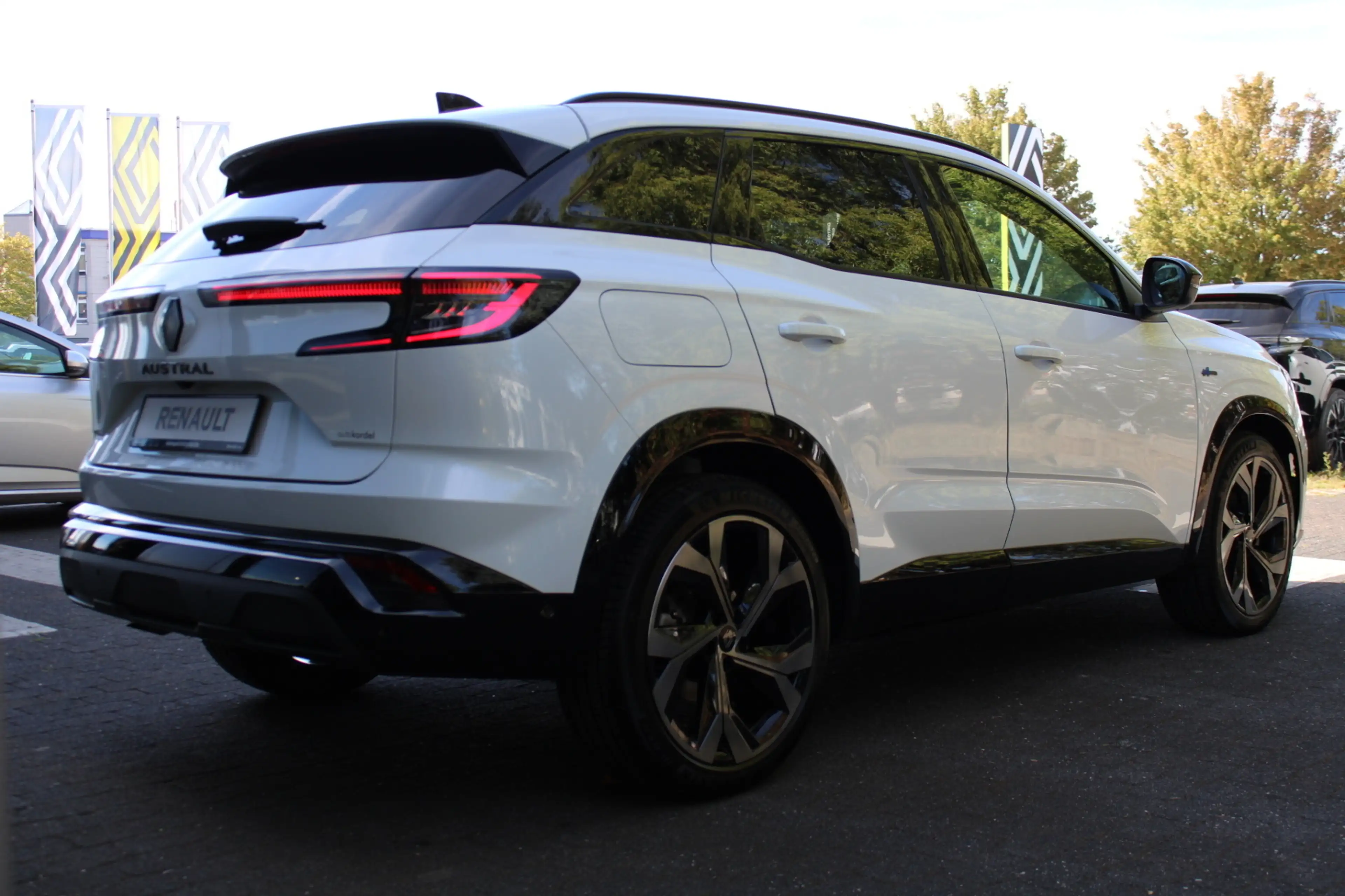 Renault Austral TCe 160 Mild-Hybrid Techno Esprit Alpine — photo 8