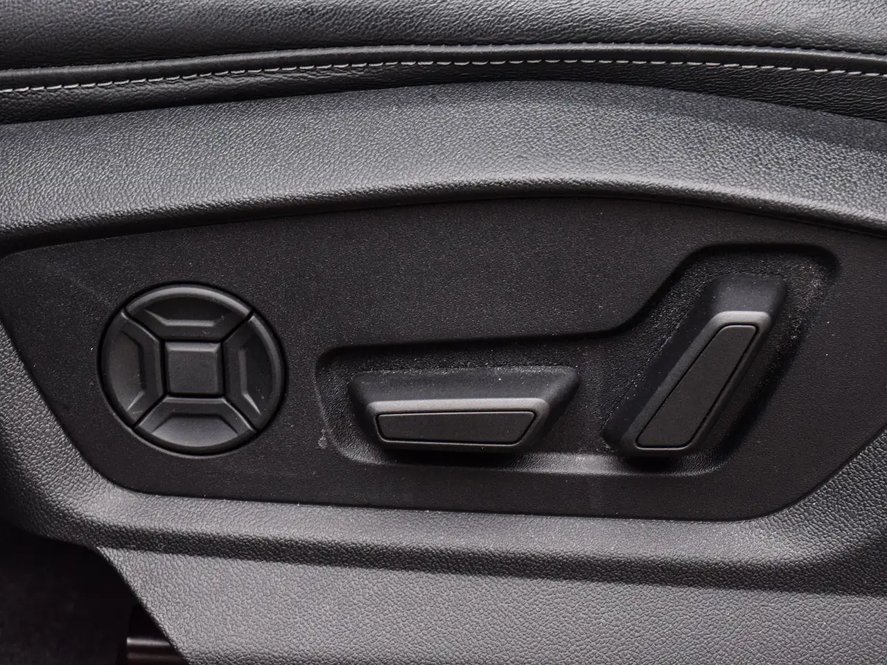 Audi Q8 снимка Audi Q8