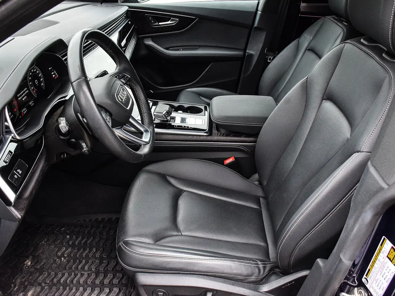Audi Q8 снимка Audi Q8