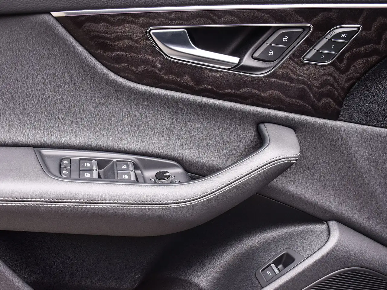 Audi Q8 снимка Audi Q8