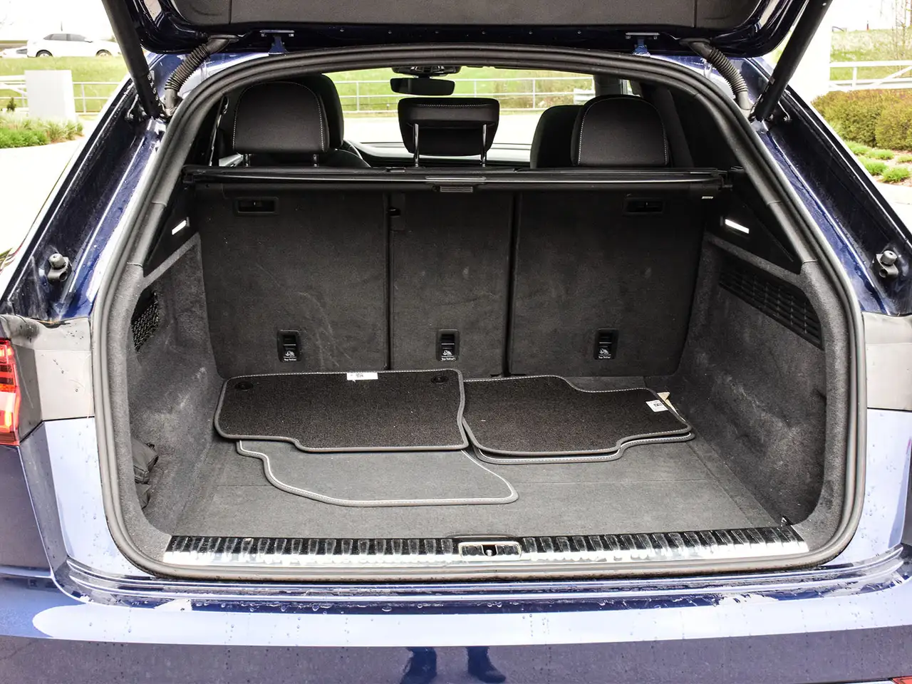 Audi Q8 снимка Audi Q8