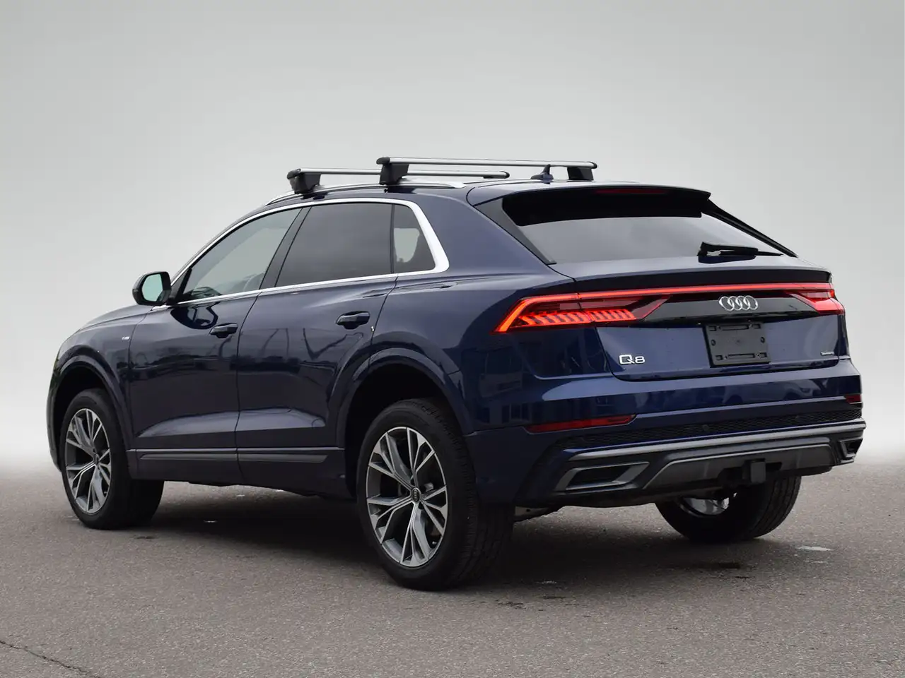 Audi Q8 снимка Audi Q8