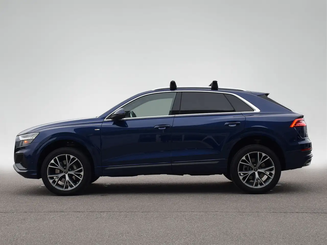 Audi Q8 снимка Audi Q8