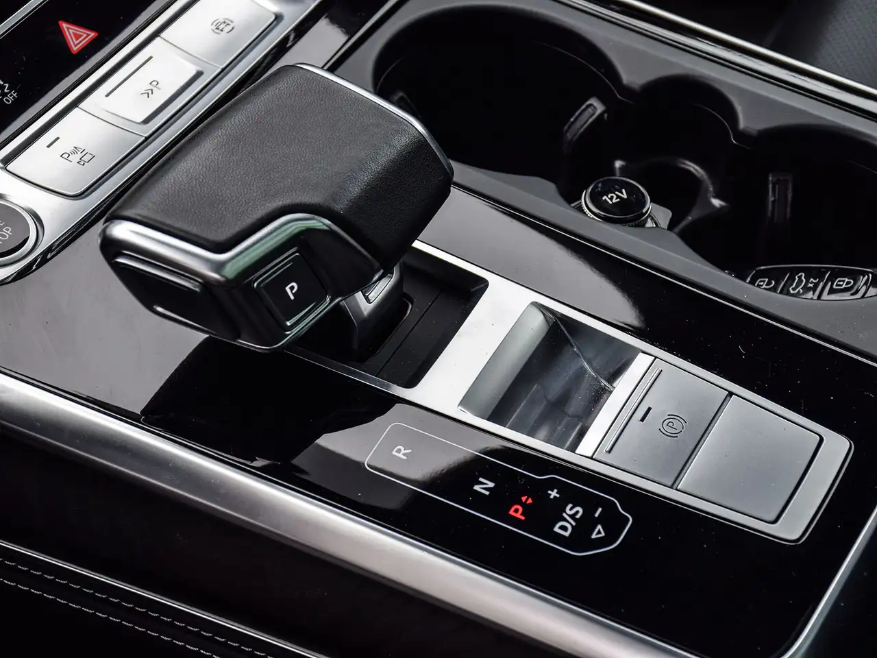 Audi Q8 снимка Audi Q8