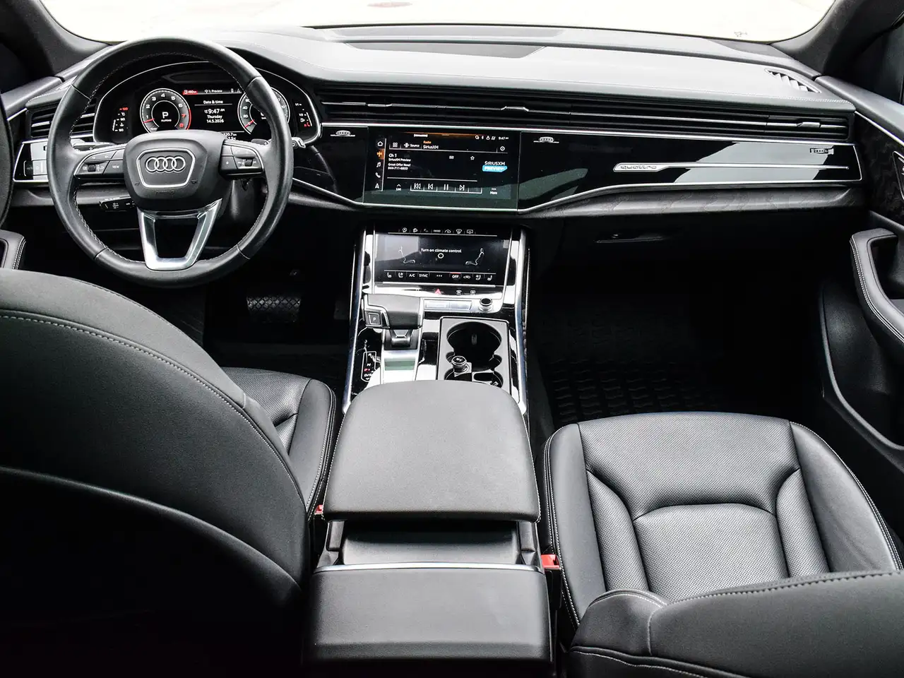 Audi Q8 снимка Audi Q8