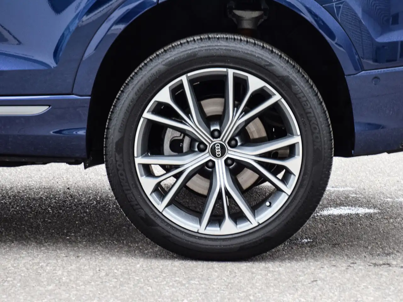Audi Q8 снимка Audi Q8