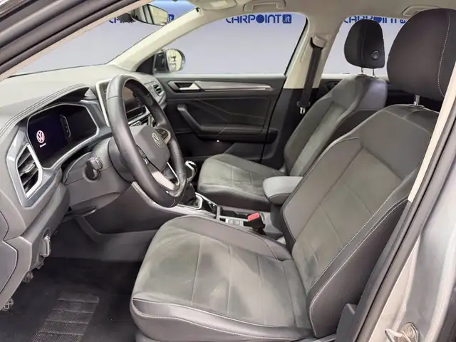 Volkswagen T-Roc view 10