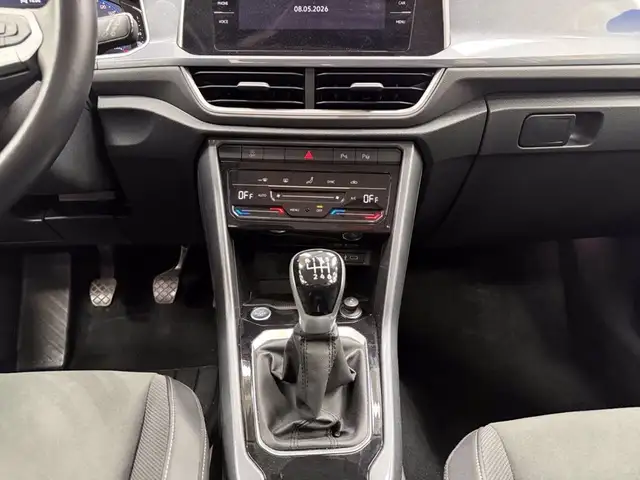Volkswagen T-Roc view 12