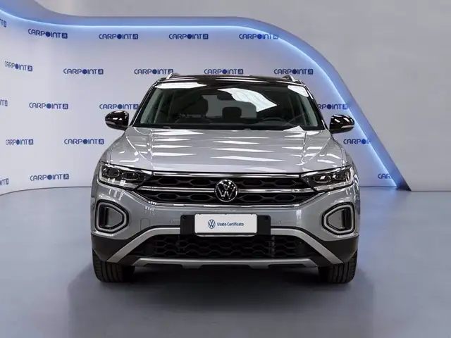 Volkswagen T-Roc view 9