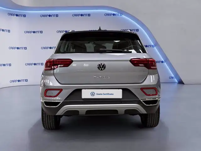 Volkswagen T-Roc view 5