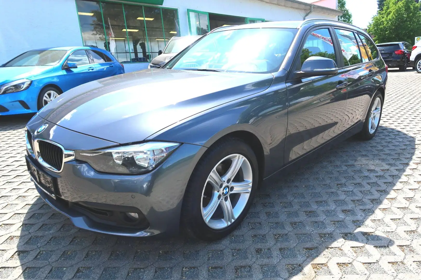 BMW 318 dATourAdvPlus"Alu393"Sports"Navi"Sitzh"PDC1Hd Gris - 2