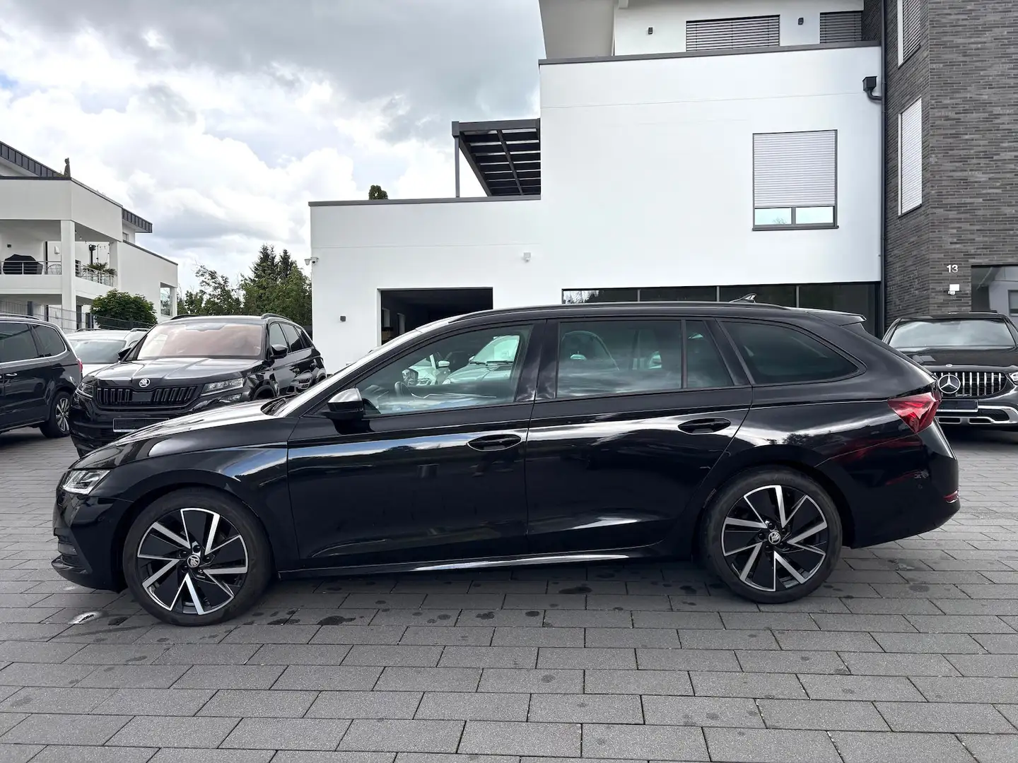Skoda Octavia 2.0 TDI DSG SPORT MATRIX HEAD UP KEYLESS Nero - 2