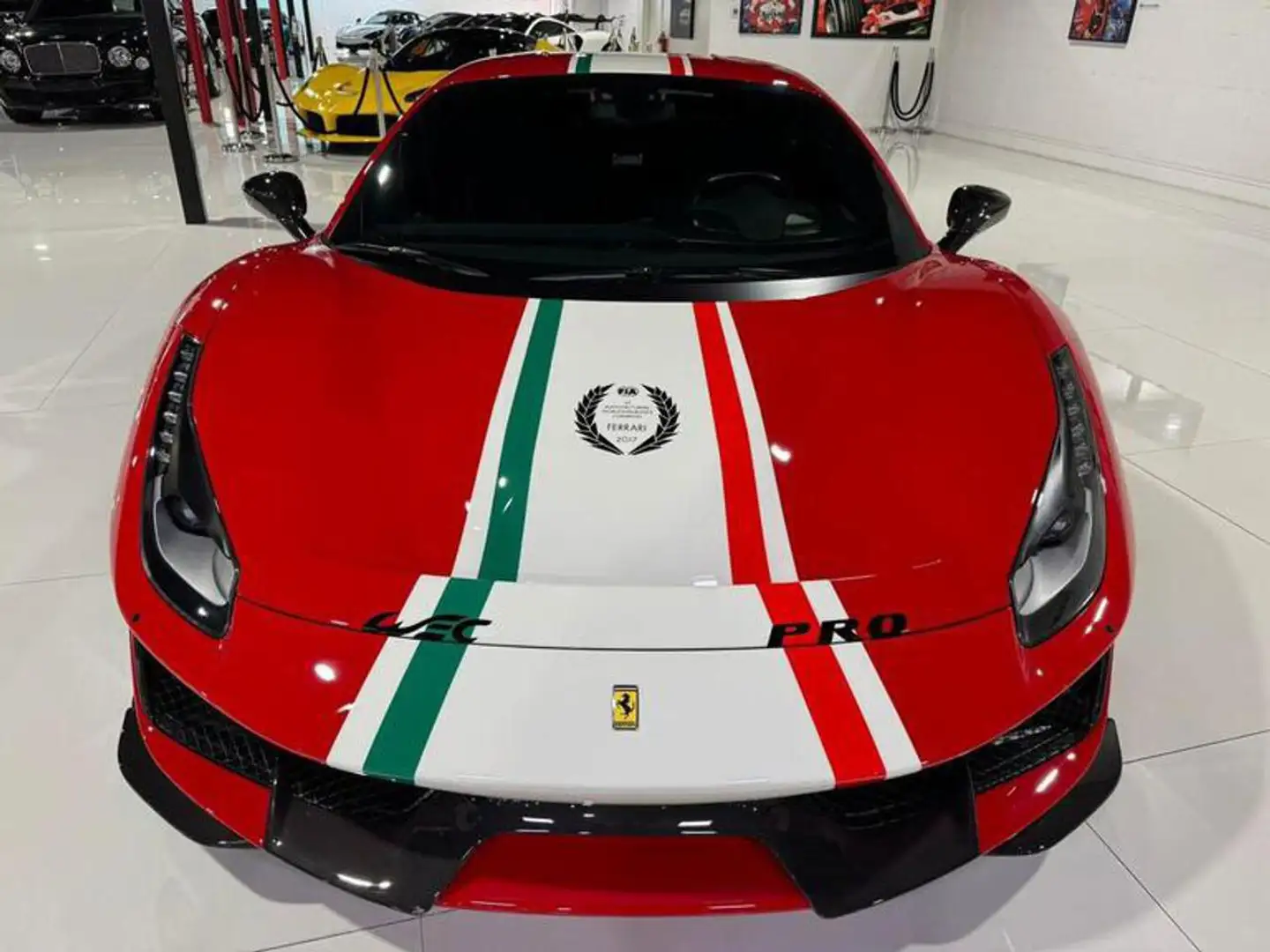 Ferrari 488 Pista Tailor Made Exclusively for Piloti Ferrari Rot - 2