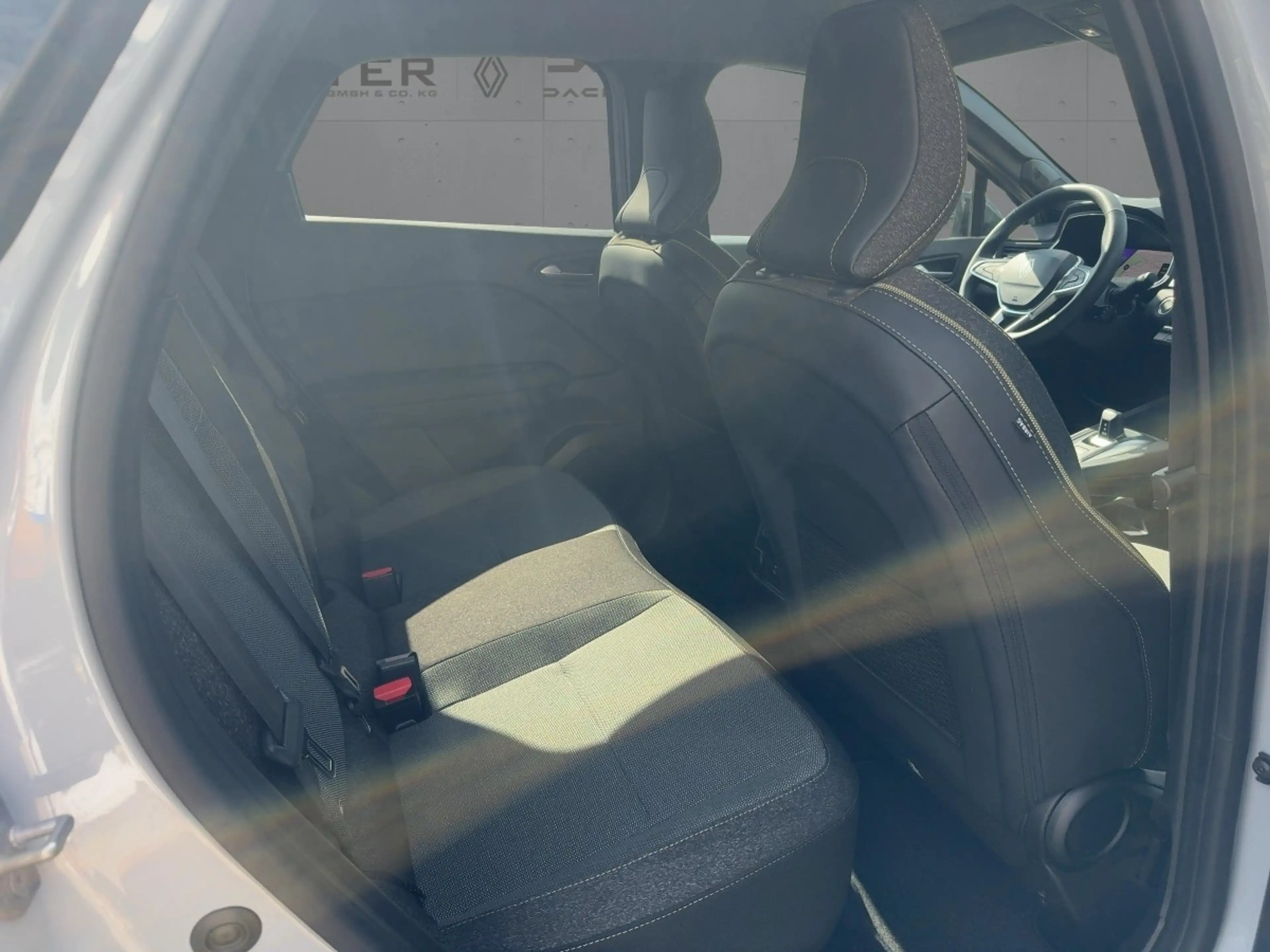 Renault Symbioz E-TECH Full Hybrid 160 Techno GJR/WINTER — photo 12