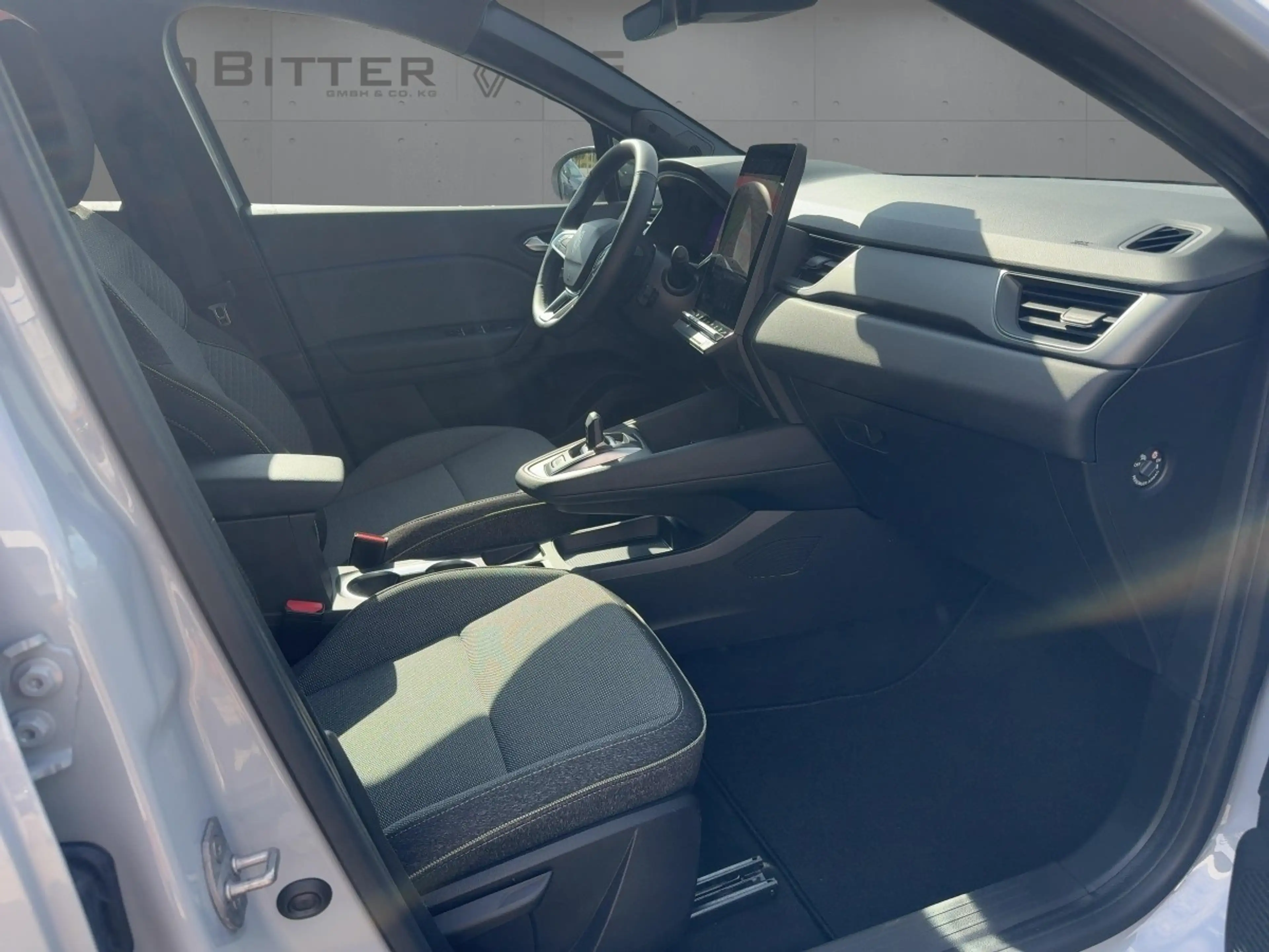 Renault Symbioz E-TECH Full Hybrid 160 Techno GJR/WINTER — photo 11