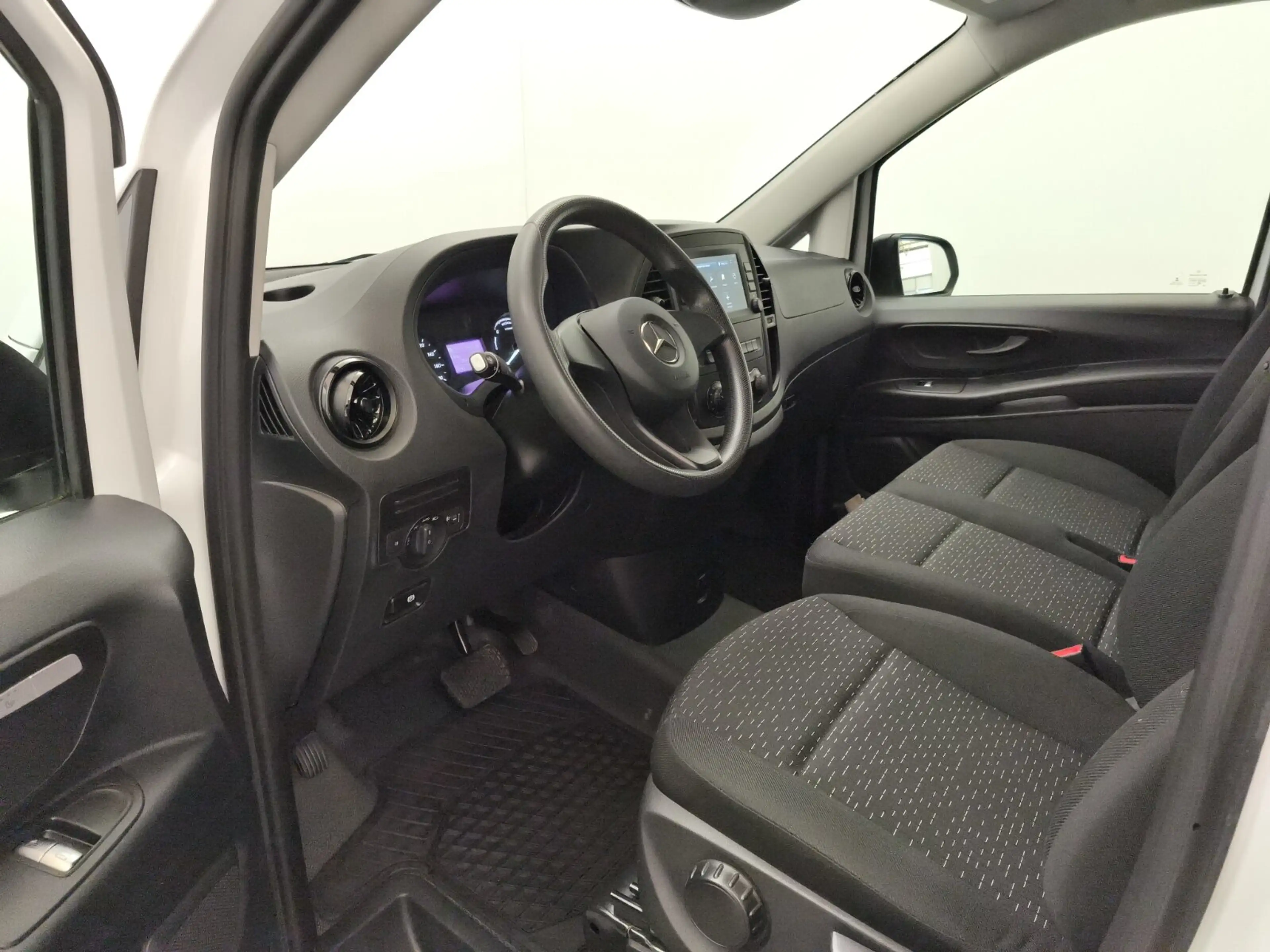 Mercedes-Benz Vito eVito 111 KA/Lang Navi Kamera Klima Sitzhzg — photo 11