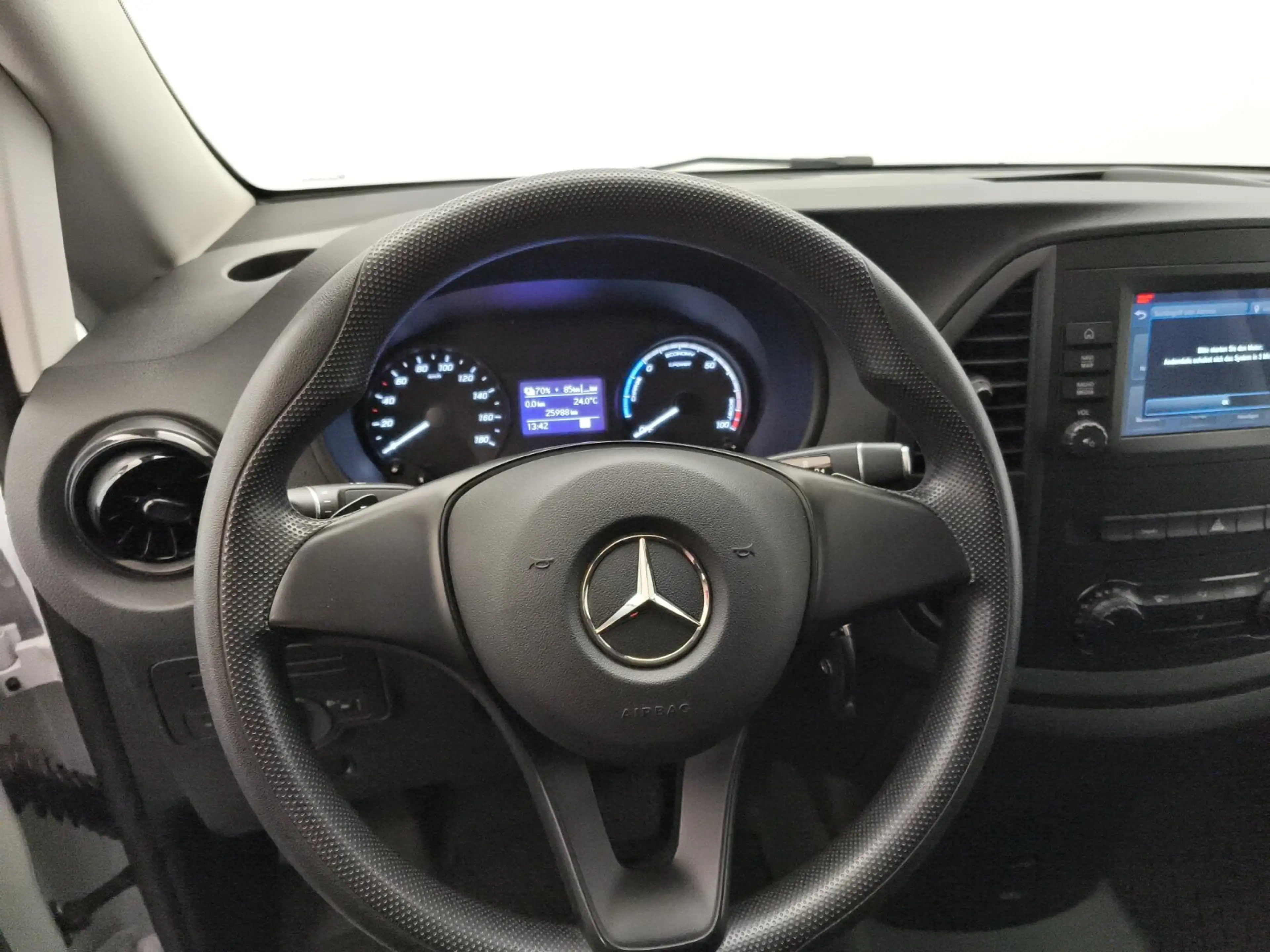 Mercedes-Benz Vito eVito 111 KA/Lang Navi Kamera Klima Sitzhzg — photo 13