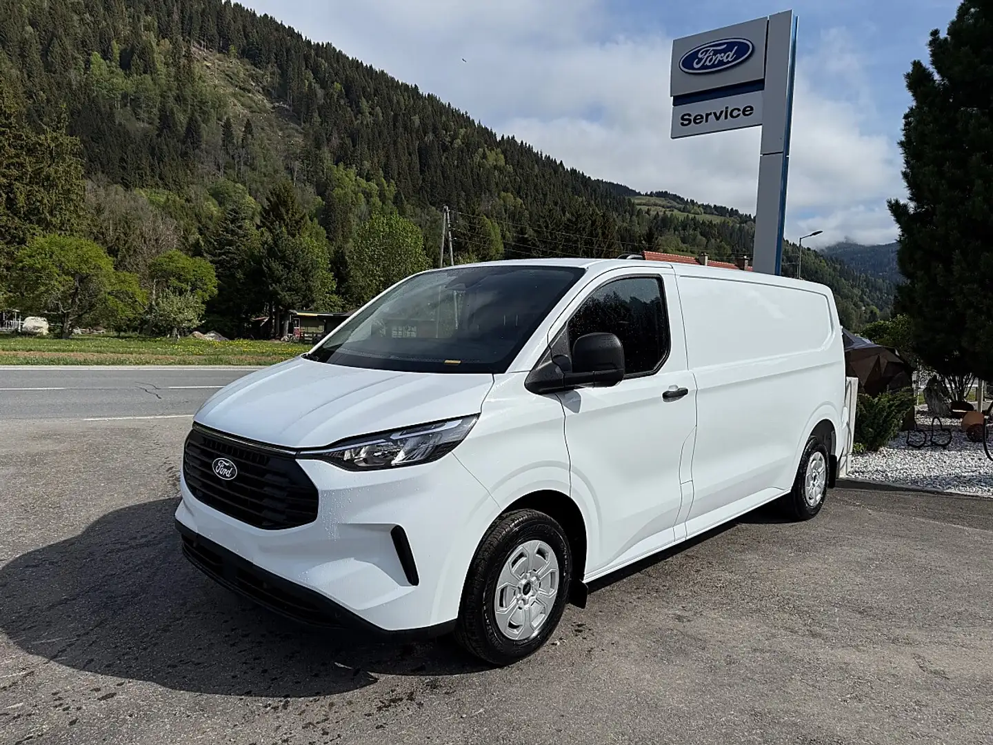 Ford Transit Custom Kasten 2,0 EcoBlue L2H1 320 Trend AWD Aut. Weiß - 1