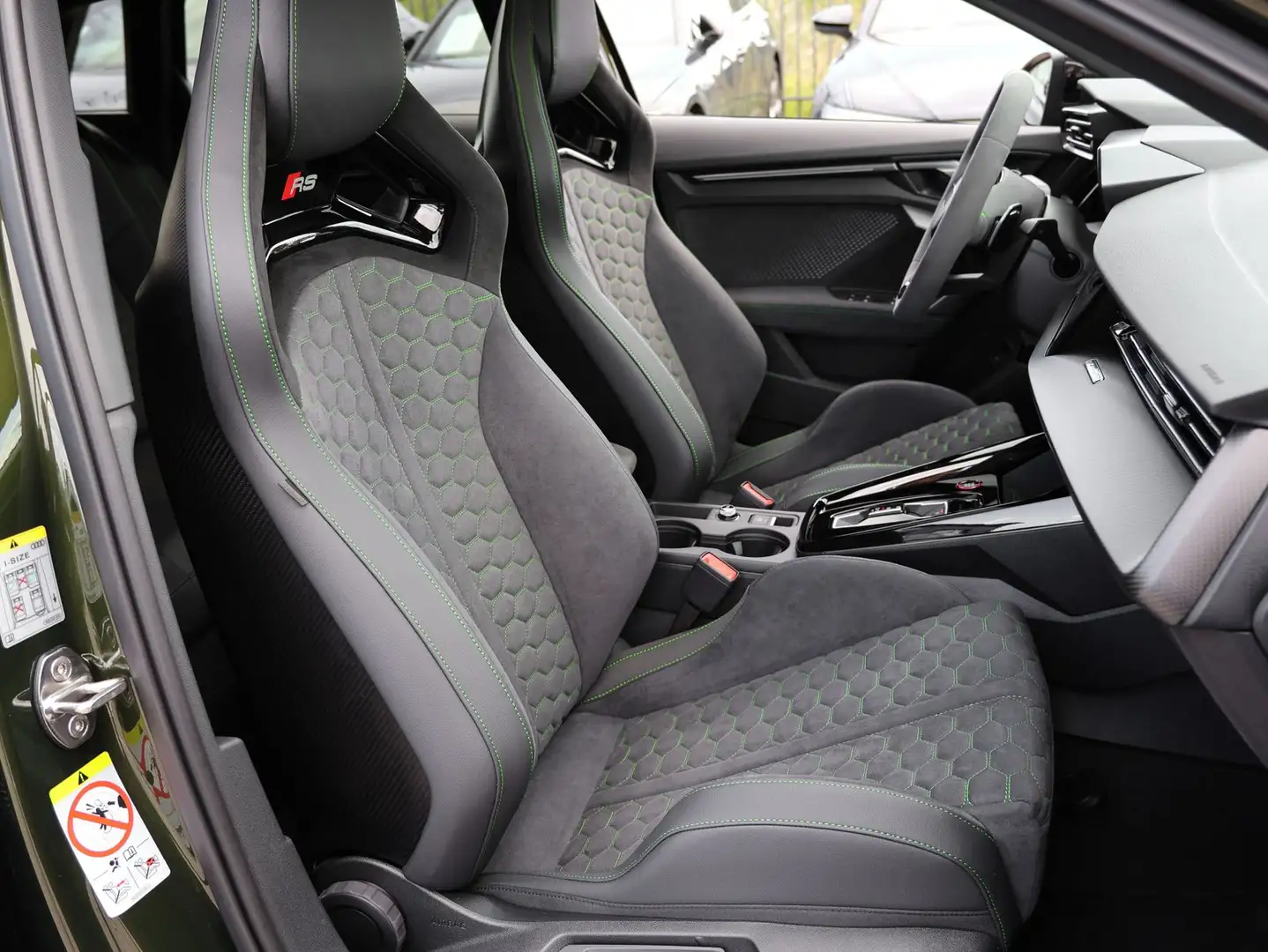 Audi RS3 Sportback - DESIGNO OLIV / CARBON / SCHALE Groen - 2