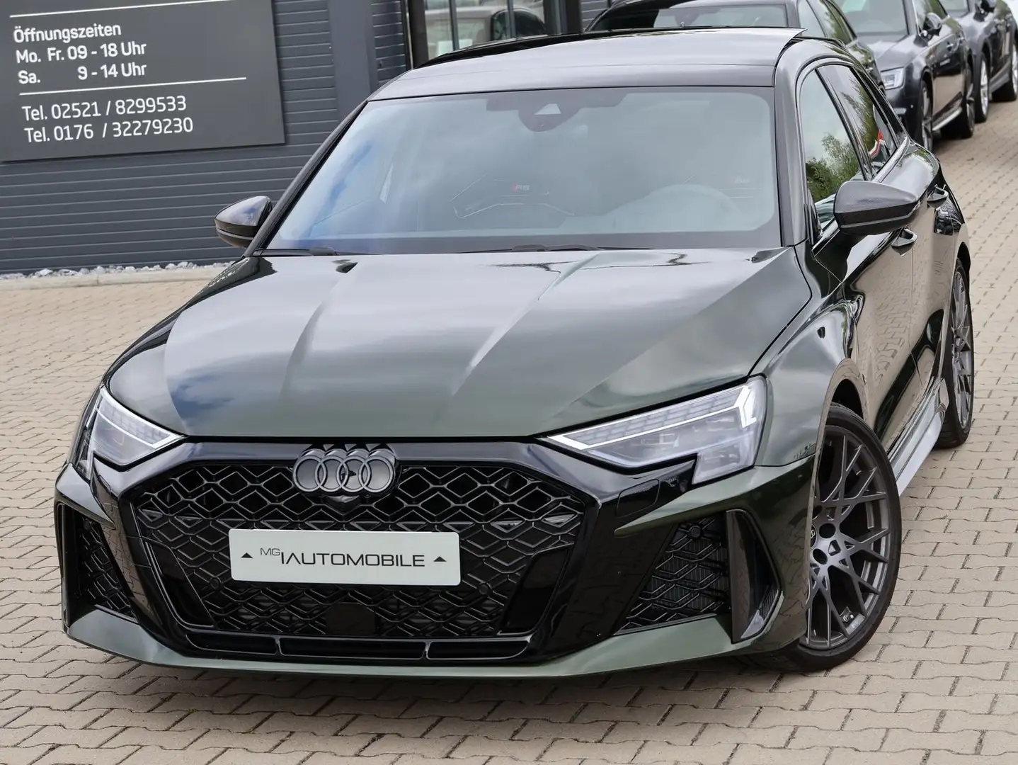 Audi RS3 Sportback - DESIGNO OLIV / CARBON / SCHALE Groen - 1