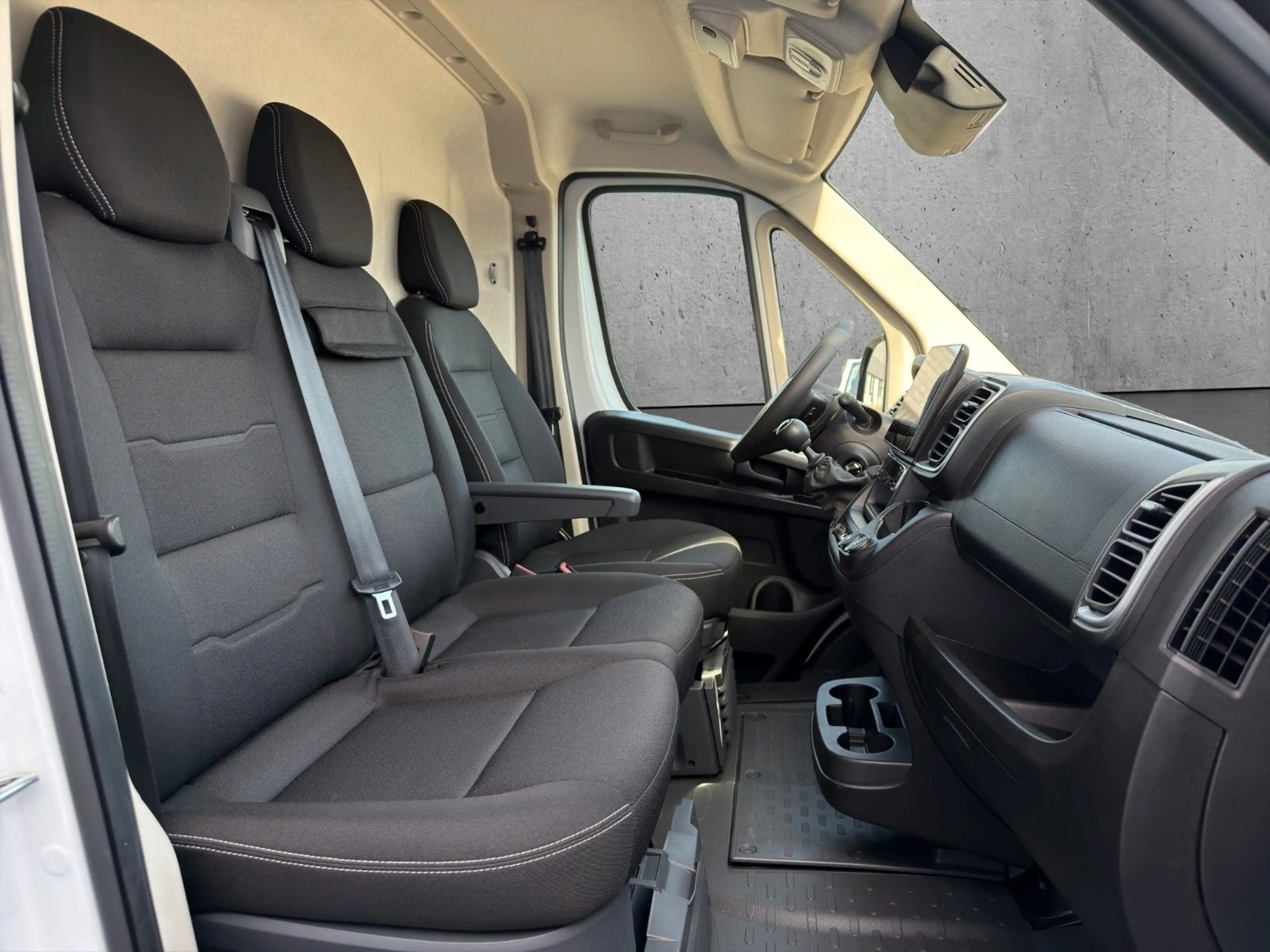 Peugeot Boxer KW 435 L4H2 BlueHDi 140 *Kamera*Navi — photo 9
