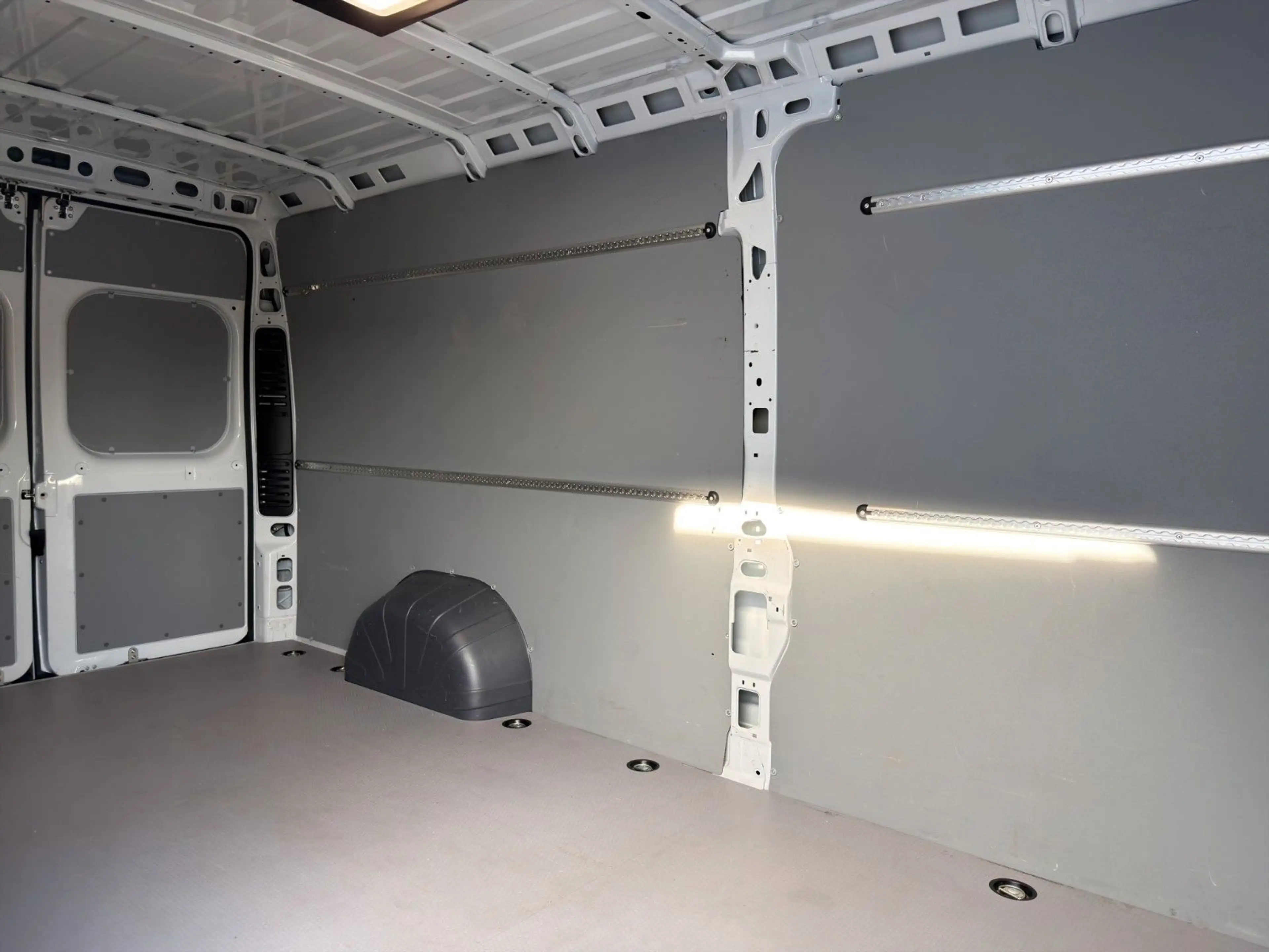 Peugeot Boxer KW 435 L4H2 BlueHDi 140 *Kamera*Navi — photo 15