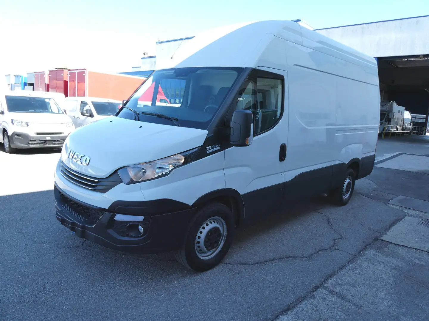 Iveco Daily 35S16 Hi-Matic furgone 3520L h3 Bianco - 1
