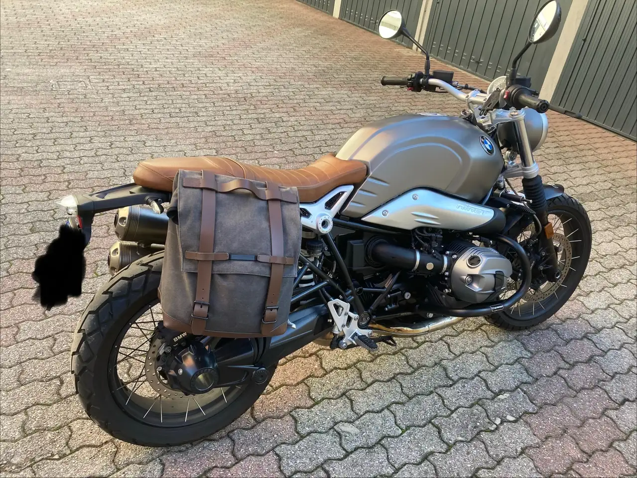 BMW R nineT