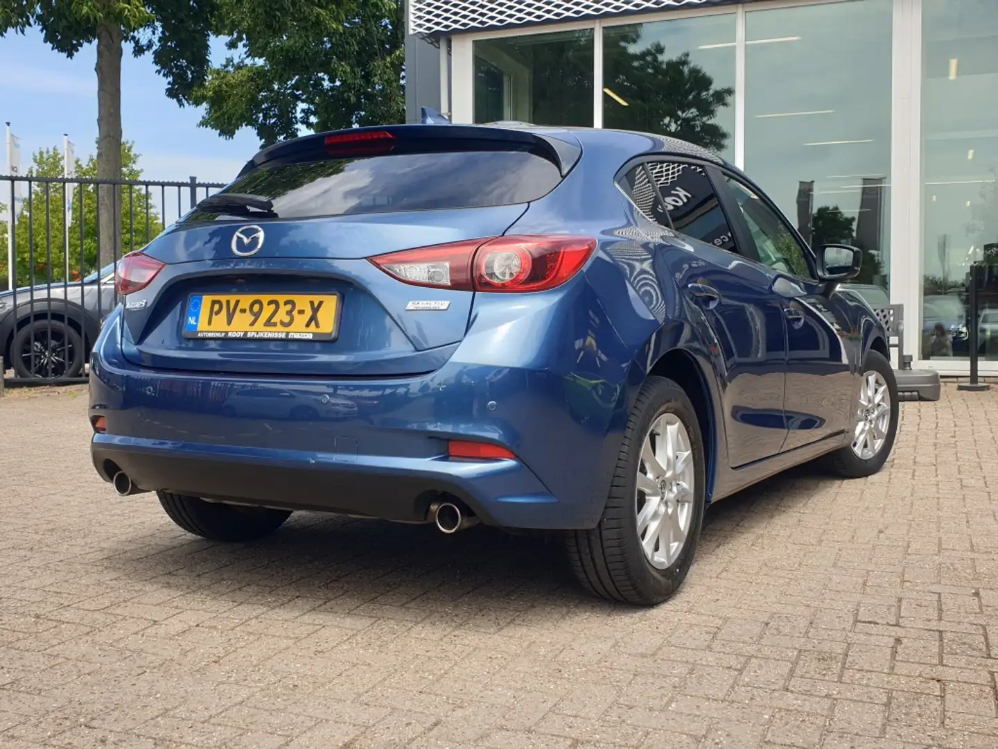 Mazda 3 2.0 120pk TS Plus / Clima / Cruise / Parkeersensor Blauw - 2