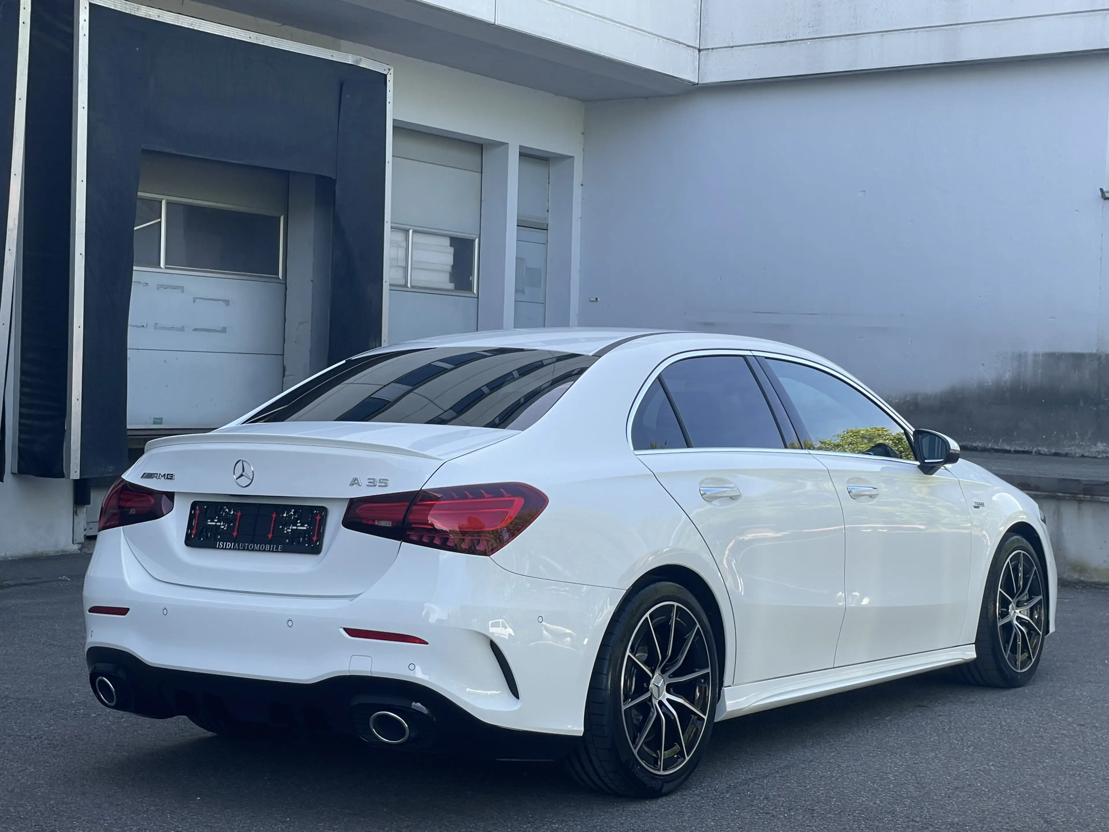 Mercedes-Benz A 35 AMG Limousine Multibeam MBUX Kamera Keyless — photo 6