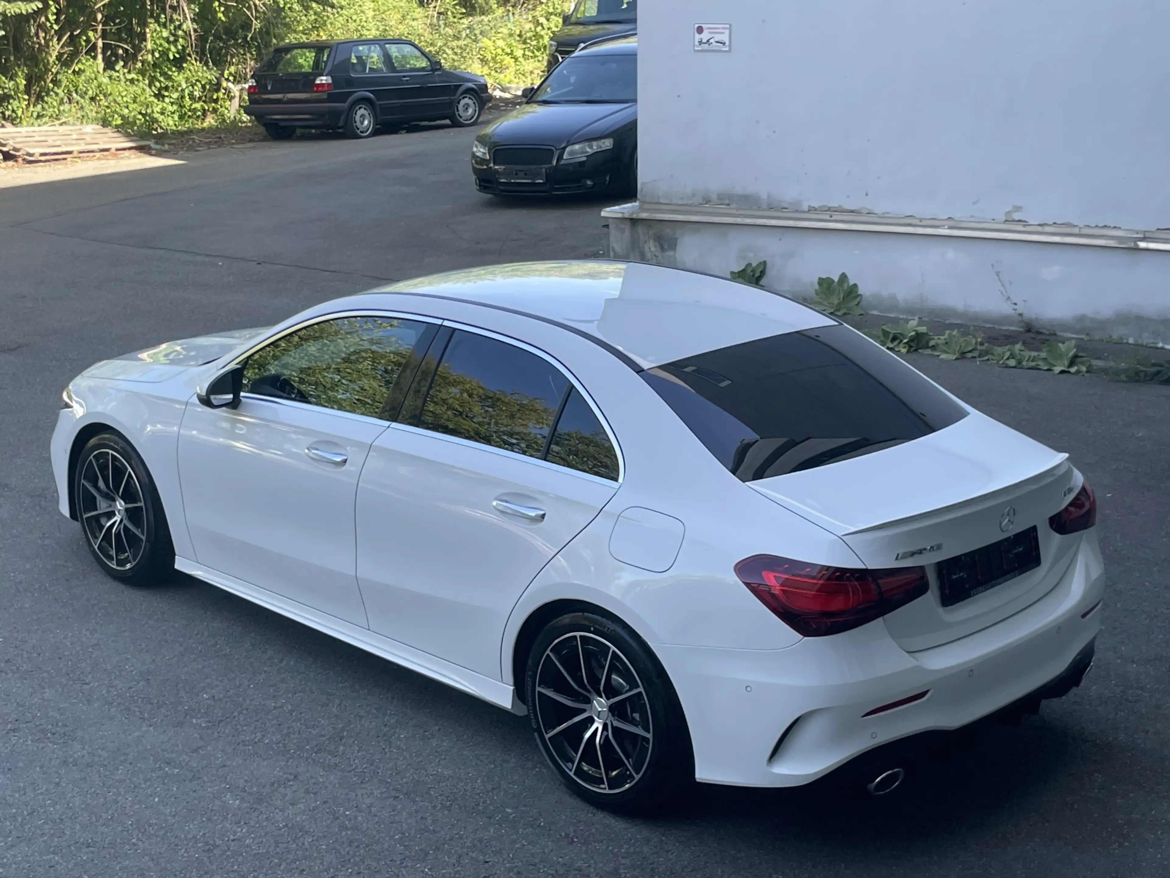 Mercedes-Benz A 35 AMG Limousine Multibeam MBUX Kamera Keyless — photo 4