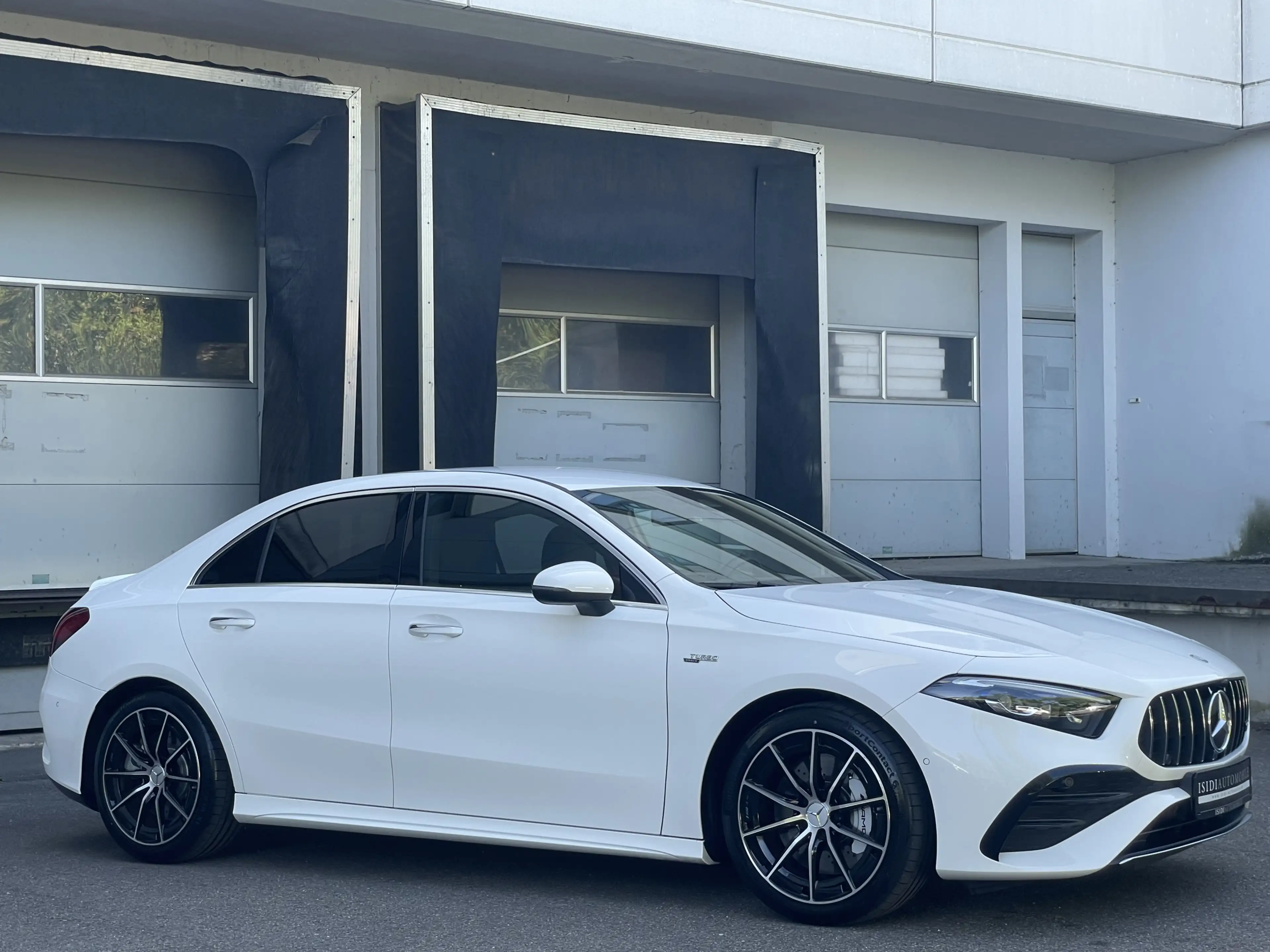 Mercedes-Benz A 35 AMG Limousine Multibeam MBUX Kamera Keyless — photo 8