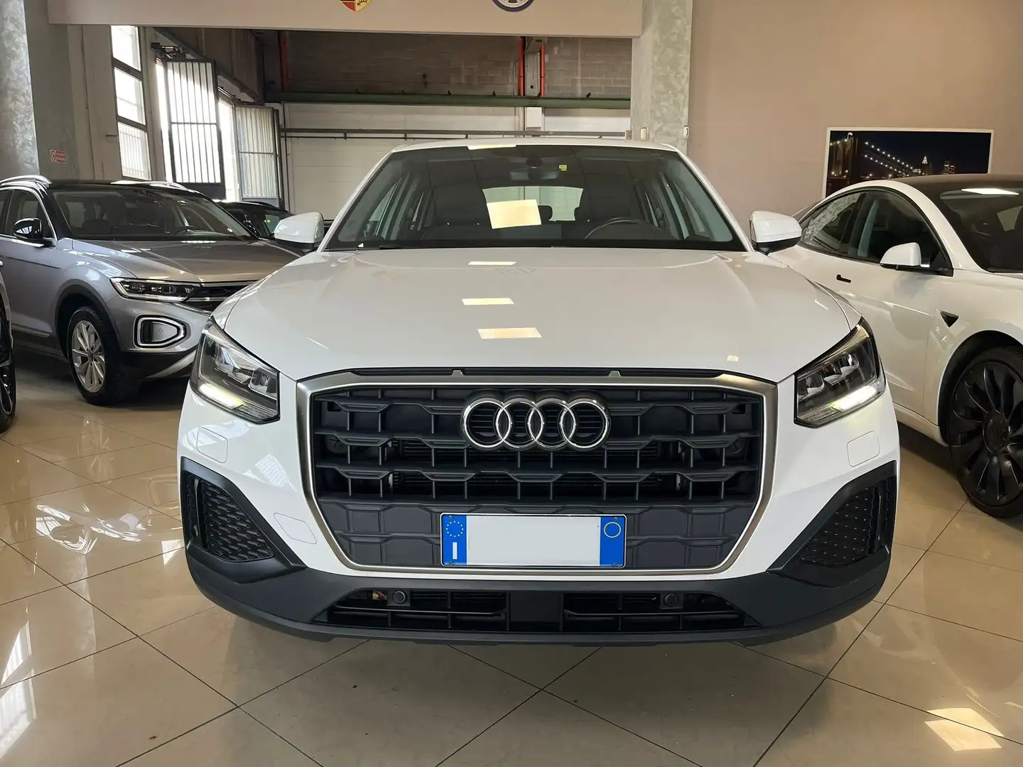 Audi Q2 30 1.0 tfsi Identity Black NEOPATENTATI OK Blanc - 2