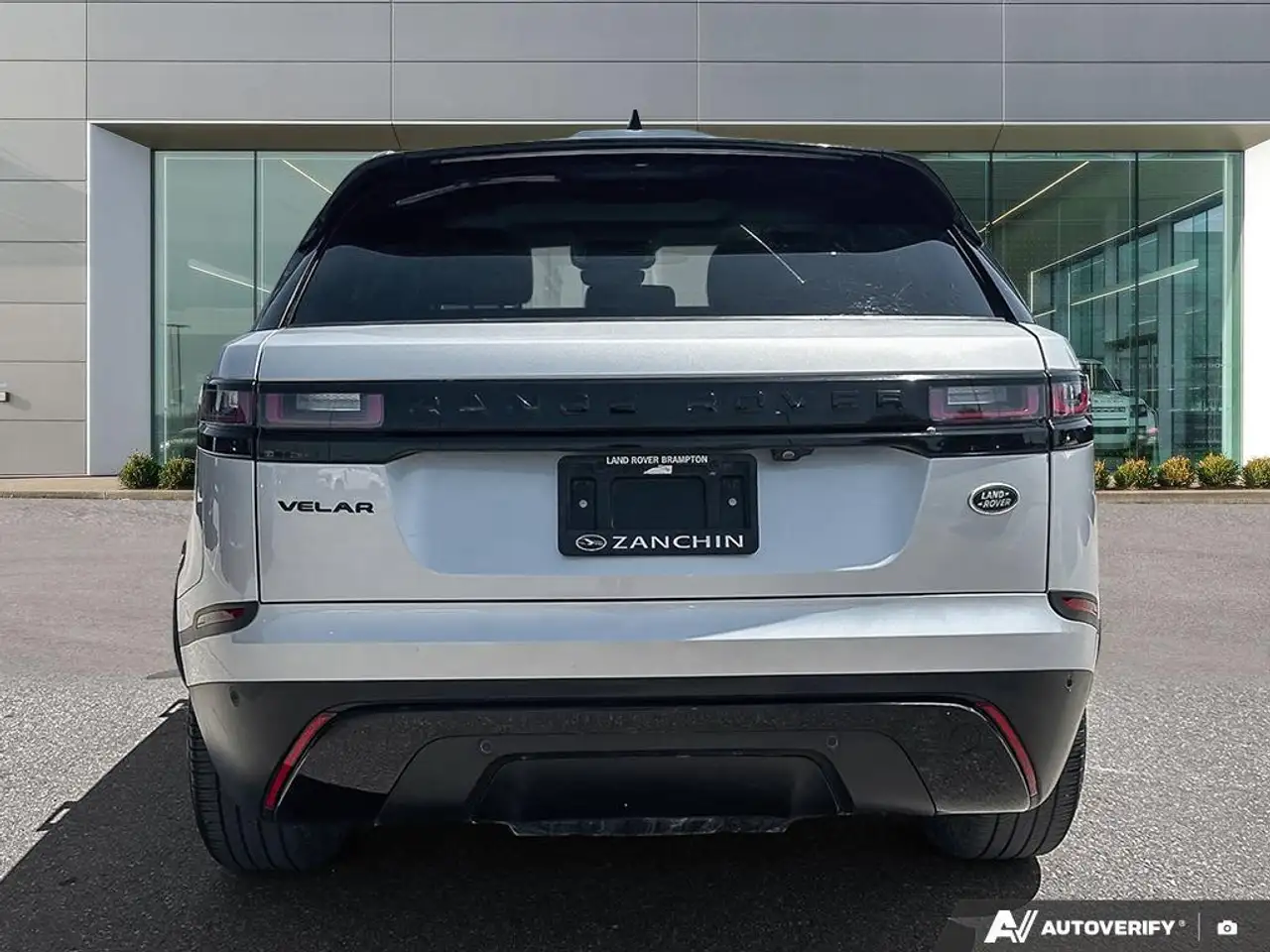 Land Rover Range Rover Velar photo Land Rover Range Rover Velar