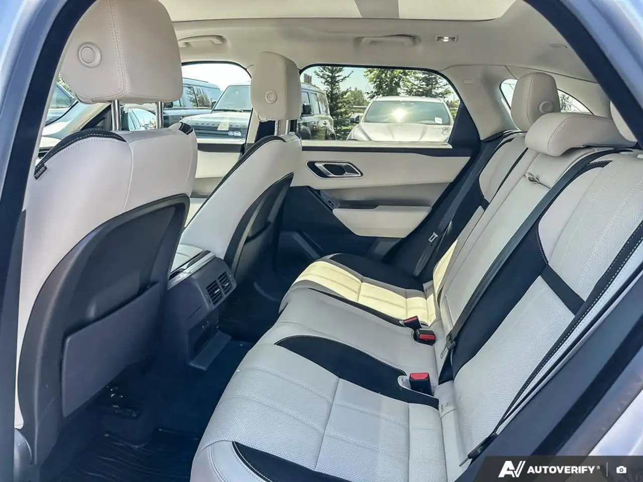 Land Rover Range Rover Velar снимка Land Rover Range Rover Velar