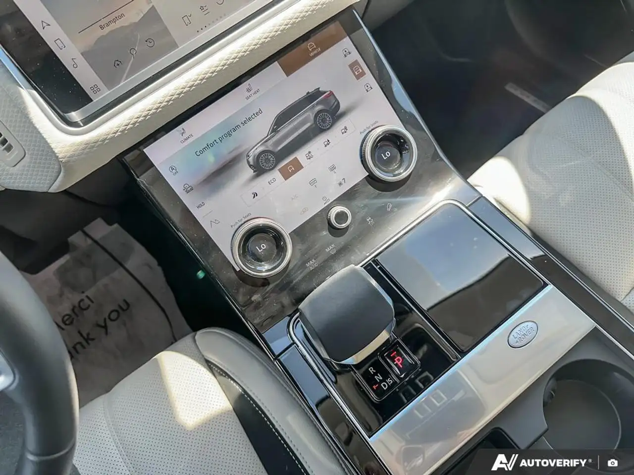Land Rover Range Rover Velar photo Land Rover Range Rover Velar