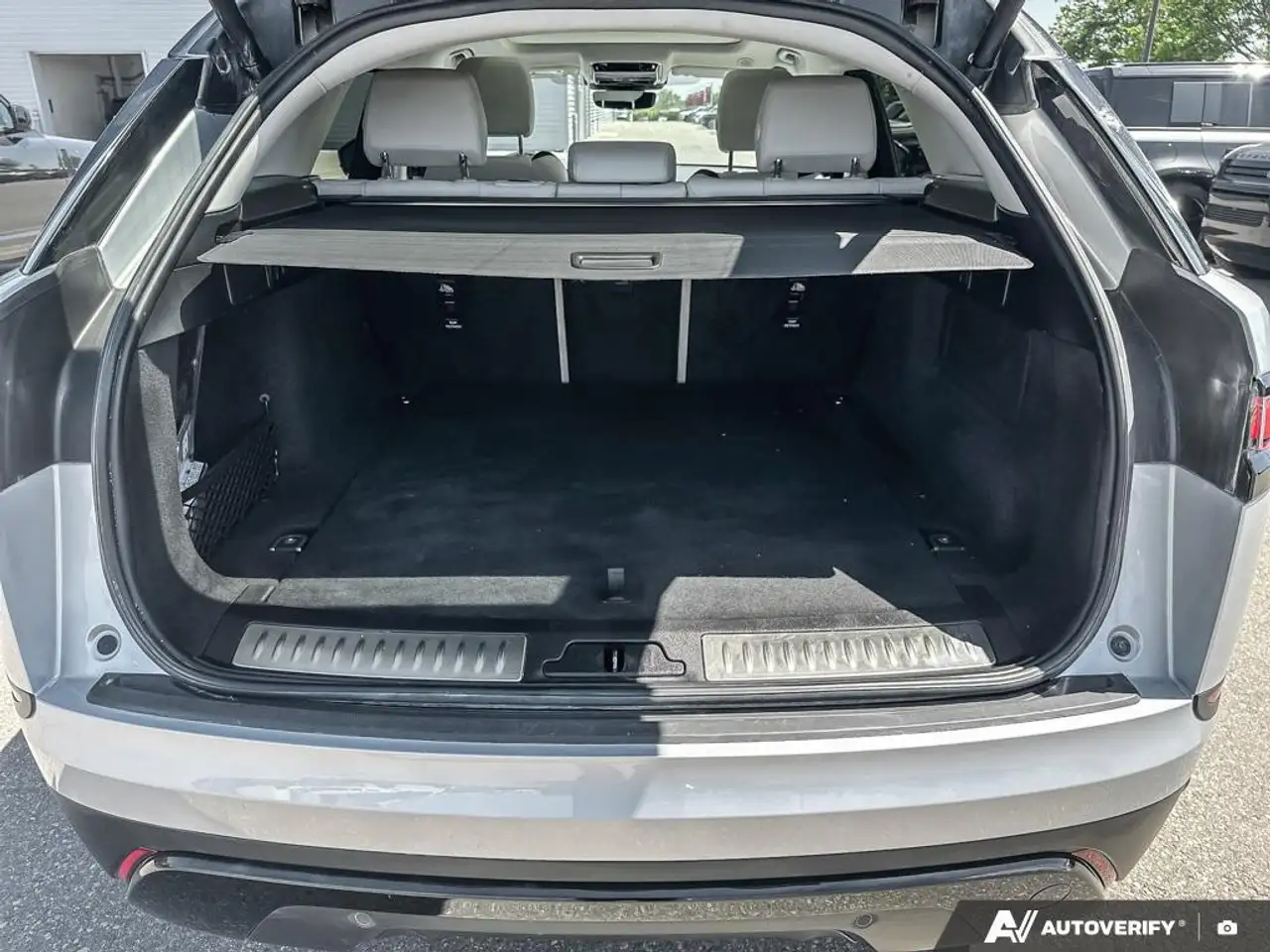 Land Rover Range Rover Velar снимка Land Rover Range Rover Velar
