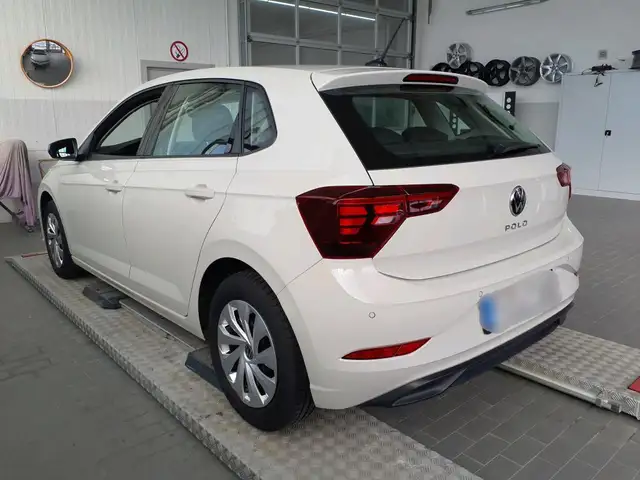 Volkswagen Polo view 3
