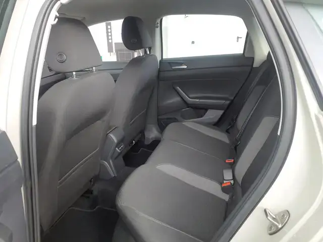 Volkswagen Polo view 9